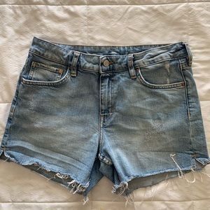 Women’s H&M denim shorts